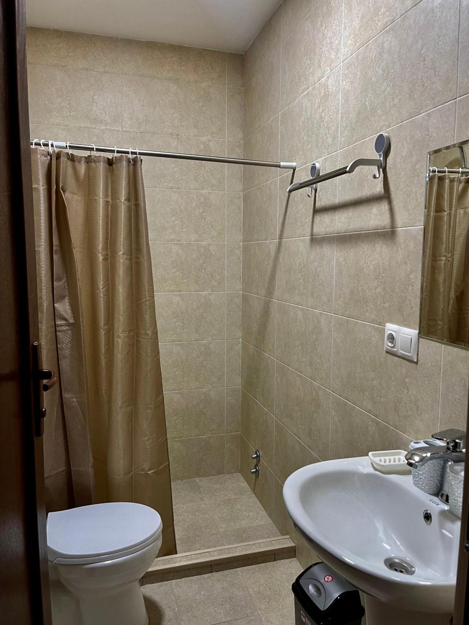 Myfamily Hotel Tbilisi Ruang foto